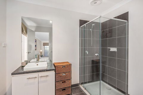 The Grampian Phillip Island - Darwin Holiday 2