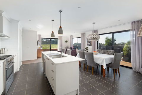 The Grampian Phillip Island - Darwin Holiday 6