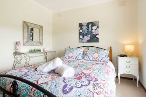 Loquat Hill - Darwin Holiday 5