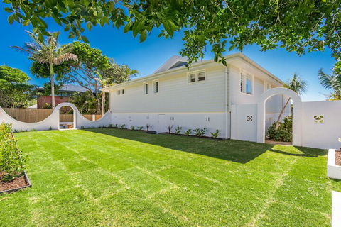 Castaway On Tallows - Darwin Holiday 1