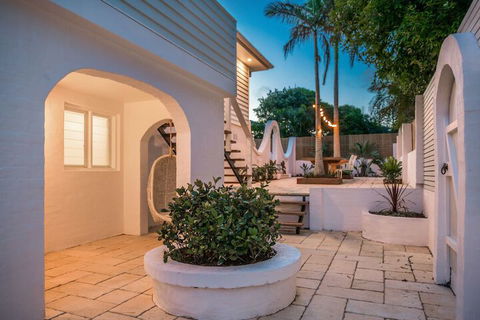 Castaway On Tallows - Darwin Holiday 2