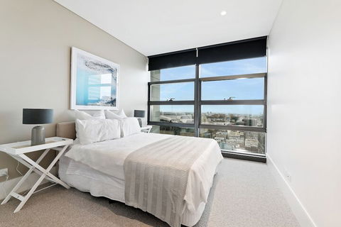 Ultra Modern Brand New CBD View - Darwin Holiday 7