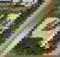 Belle Escapes - Absolute Beachfront Apartment in Alamanda Resort 21 - Darwin Holiday