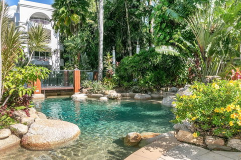 Belle Escapes - Absolute Beachfront Apartment In Alamanda Resort 21 - Darwin Holiday 2