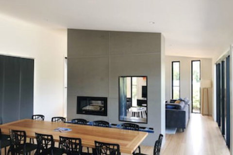 Mountain Mist Retreat 5 Bedroom - Darwin Holiday 0