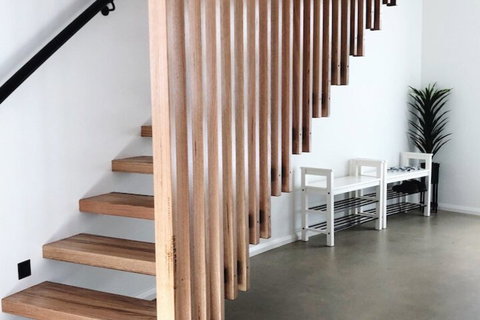 Mountain Mist Retreat 5 Bedroom - Darwin Holiday 1