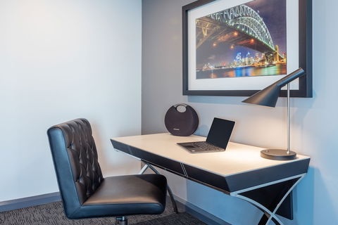 Meriton Suites World Tower, Sydney - Darwin Holiday 6