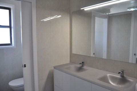 Lake & Ocean View - Darwin Holiday 3