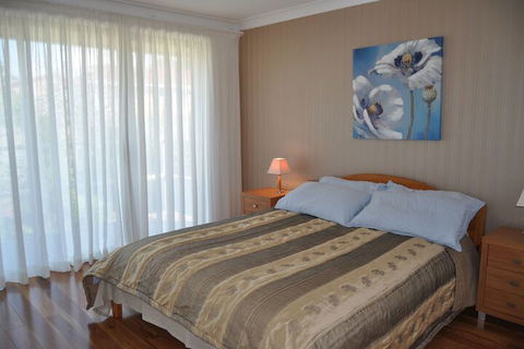 Lake & Ocean View - Darwin Holiday 6