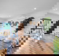 AUJOY 3 Bed Townhouse Burwood 1 - Darwin Holiday