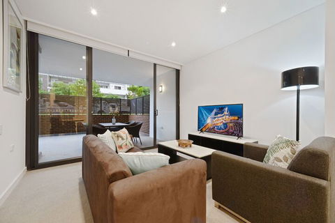 Peaceful Water Side Retreat With Huge Courtyard - Darwin Holiday 3