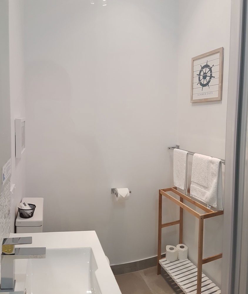 Primrose Sands TAS Darwin Holiday