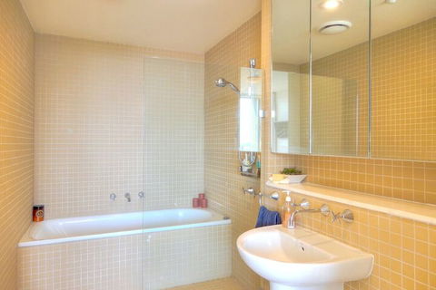 Beau Monde Apartments Newcastle - The York - Darwin Holiday 6