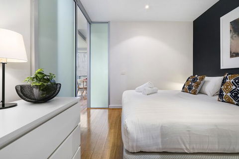 Kristina, 1BDR Melbourne Apartment - Darwin Holiday 4