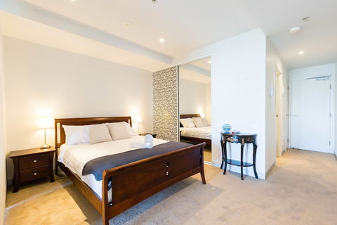 Leila, 1BDR Melbourne Apartment - Darwin Holiday 3