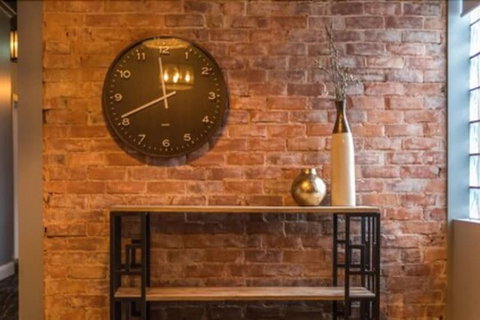 The Manhattan - Darwin Holiday 1