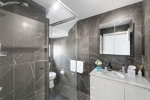 Darling Harbour Penthouse Views & Hot Tub - Darwin Holiday 2