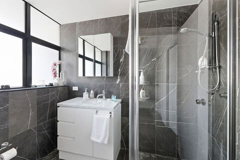 Darling Harbour Penthouse Views & Hot Tub - Darwin Holiday 7