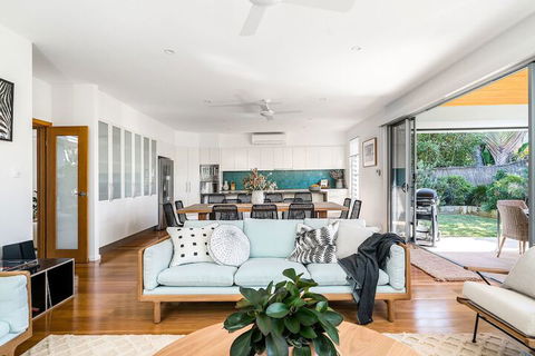 Shore Beats Work - Darwin Holiday 2