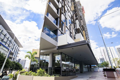Arise Brisbane One - Darwin Holiday 1