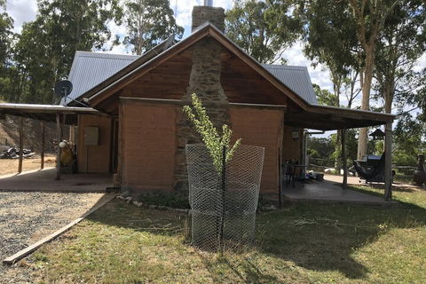 Mud Brick Cottage Cobungra - Darwin Holiday 3