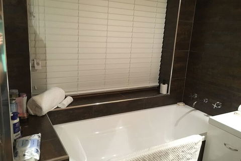 Mud Brick Cottage Cobungra - Darwin Holiday 5