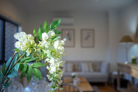 AUJOY 4 Bed Townhouse Burwood 2 - Darwin Holiday 7