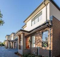 AUJOY 4 Bed Townhouse Burwood 2 - Darwin Holiday