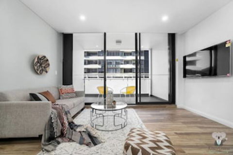 Olympic Park 2bed 2bath+parking Nop002 1 - Darwin Holiday 0