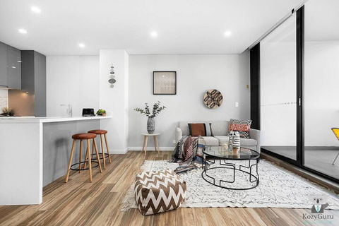 Olympic Park 2bed 2bath+parking Nop002 1 - Darwin Holiday 6