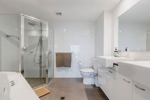 SOLARIS At Fingal Bay - Darwin Holiday 3