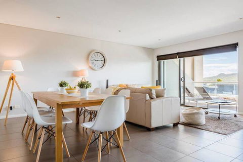 SOLARIS At Fingal Bay - Darwin Holiday 1