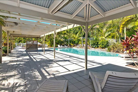 Deep Blue 8 - Darwin Holiday 0