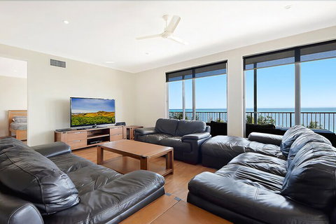 Sandcastles Coign 10 - Darwin Holiday 2