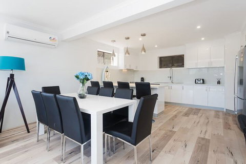 Randall Retreat 22A Randall Drive - Darwin Holiday 5