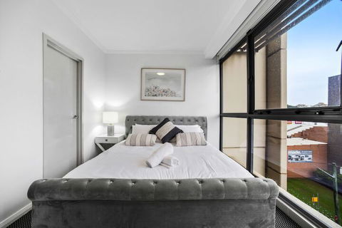 Stylish & Spacious Apt With Double Living Room - Darwin Holiday 3