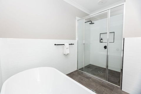 Best Central Wagga Townhouse - Darwin Holiday 7