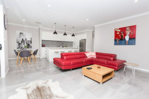Best Central Wagga Townhouse - Darwin Holiday 0