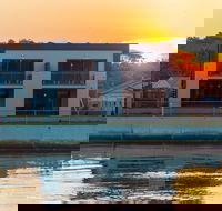 Ulverstone Waterfront Apartments - Darwin Holiday