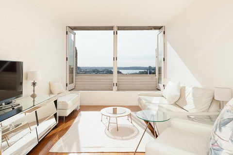 Stunning Sydney Harbour Views - Darwin Holiday 1