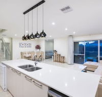 Balcatta 4 Bedroom House - Darwin Holiday