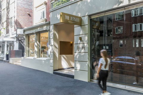 The Jensen Potts Point - Darwin Holiday 1