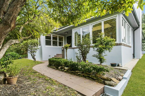 Postmasters House - Darwin Holiday 1