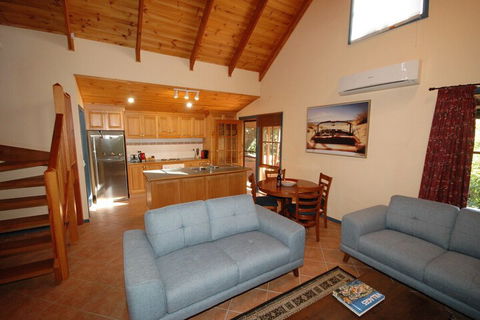 Garden Cottage Beechworth - Darwin Holiday 6