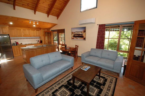 Garden Cottage Beechworth - Darwin Holiday 4