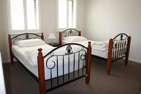 Sea Pup - Darwin Holiday 7