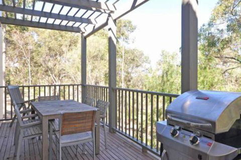 Villa Petit Verdot Located Within Cypress Lakes - Darwin Holiday 2