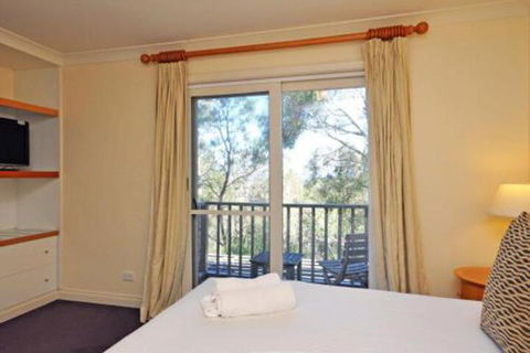 Villa Petit Verdot Located Within Cypress Lakes - Darwin Holiday 6