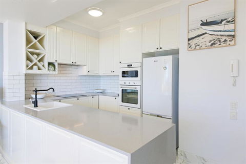Unit 8 Bronte Of Coolum 8 12 Coolum Terrace Coolum Beach 500 Bond LINEN INCLUDED WIFI - Darwin Holiday 3