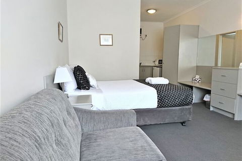 Fantasia Glenelg Studio Apartments - Darwin Holiday 7